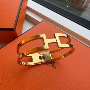 Women Gold Bracelet with box